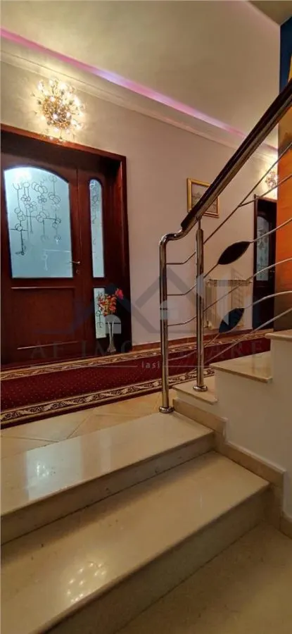 Tatarasi str. Stejar Vila Lux 200mp anul 2010 teren 426mp - foto 4
