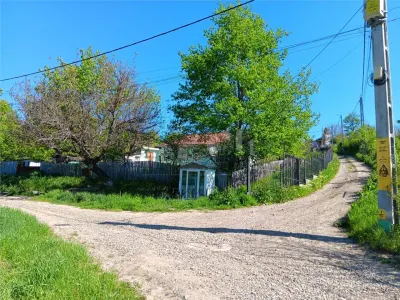 Ciurbesti zona Bisericii TEREN 7000mp intravilan cu utilitati acces si din sos de centura - Ciurbesti