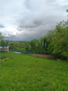Ciurbesti TEREN 1347mp cu casa batraneasca 61mp utilitati trase panorama superba - Iasi