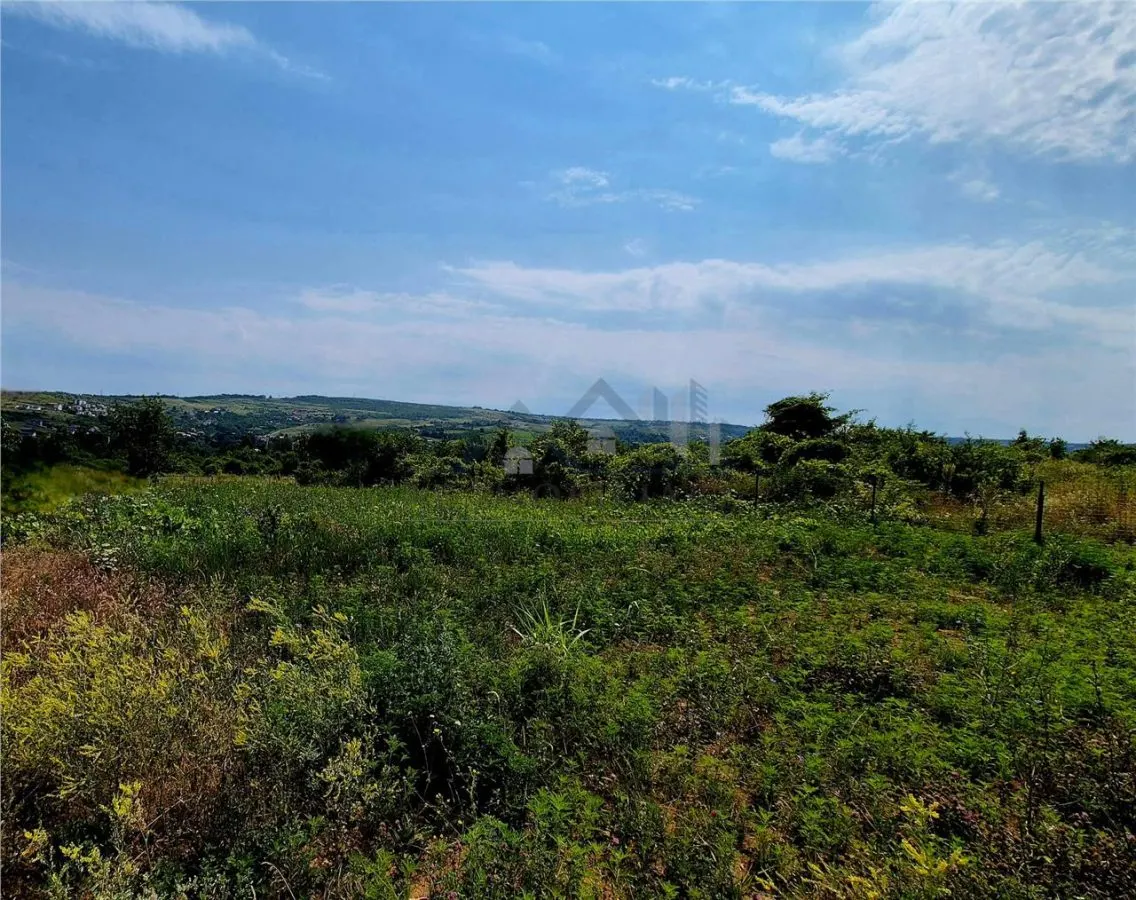 Teren pentru casa cu vedere frumoasa - foto 1