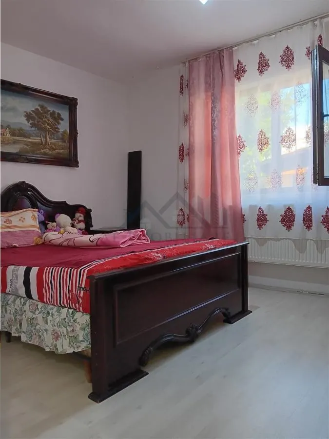 Ocazie Vila P+E 193mp doua bai doua bucatarii doua living 6 dormitoare Lunca Cetatuii - foto 3