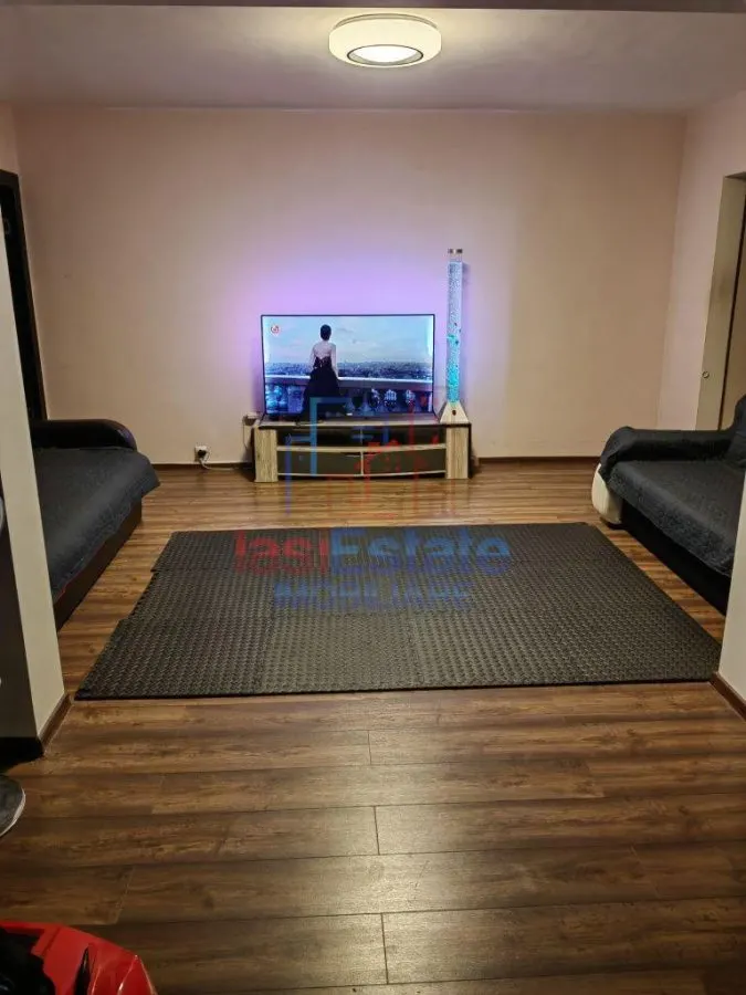 Apartament 3 camere Podu de Piatra - foto 1