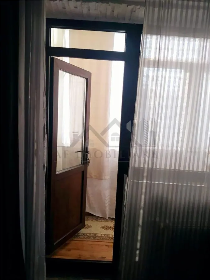 Apartament cu 2 camere de inchiriat cu parcare - foto 10