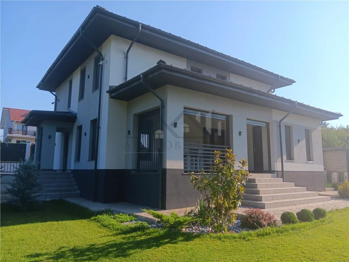 Barnova VILA LUX in spatele Primariei zona exclusivista cu padure - foto 1
