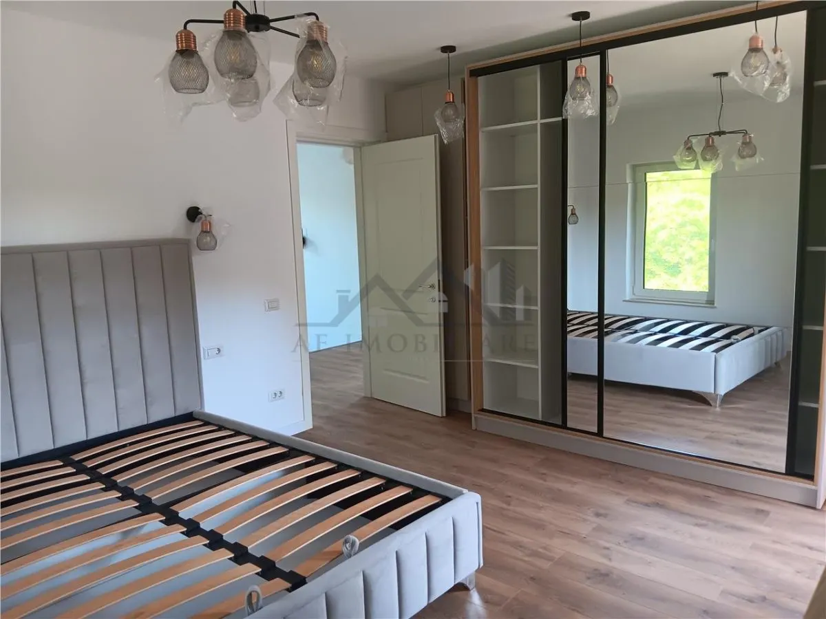 Barnova VILA LUX in spatele Primariei zona exclusivista cu padure - foto 17