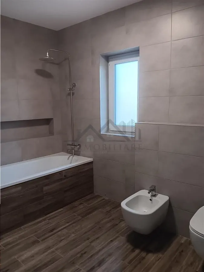 Barnova VILA LUX in spatele Primariei zona exclusivista cu padure - foto 18