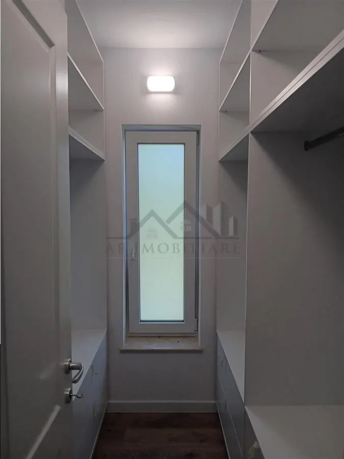 Barnova VILA LUX in spatele Primariei zona exclusivista cu padure - foto 19