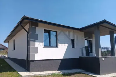 Miroslava Casa parter Su 104mp teren 440mp beci disponibila la cheie - Iasi