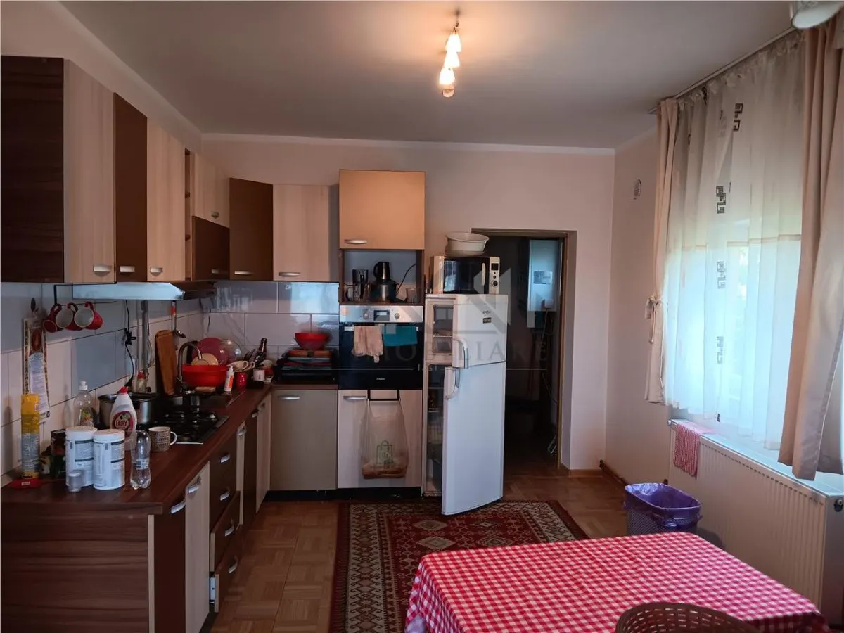 Tomesti Vila P+E SU=236mp 5 dormitoare living doua bai garaj TEREN 1347mp amenajat - foto 5
