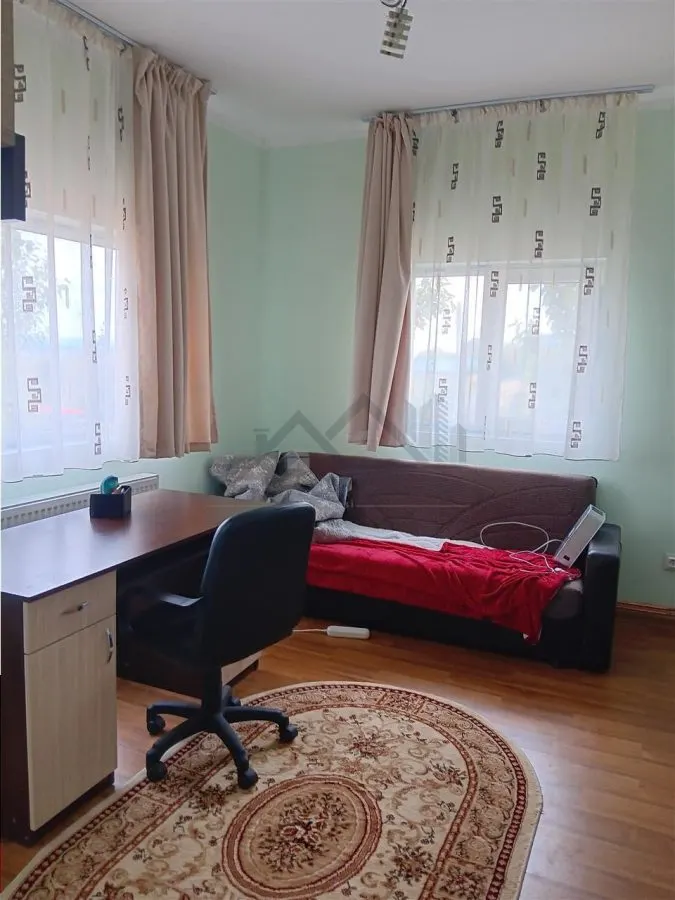 Tomesti Vila P+E SU=236mp 5 dormitoare living doua bai garaj TEREN 1347mp amenajat - foto 6