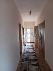 Tomesti Vila P+E SU=236mp 5 dormitoare living doua bai garaj TEREN 1347mp amenajat - foto 9