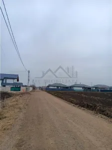 Aroneanu teren 8503 deschidere la doua strazi utilitati la ambele capete s-a demarat procedura de PUZ Intrare in intravilan - foto 3