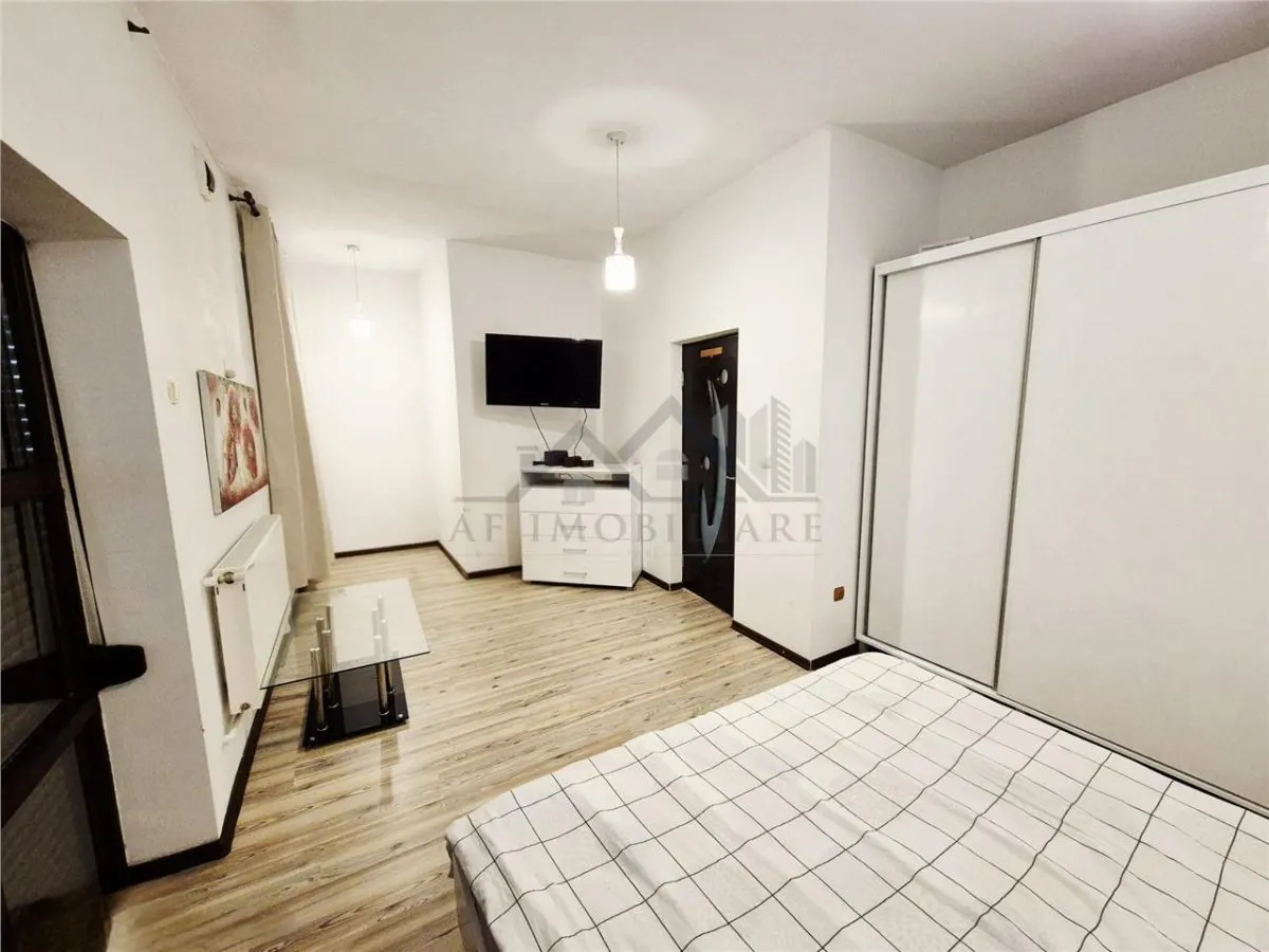 Casa de inchiriat cu priveliste frumoasa - foto 2