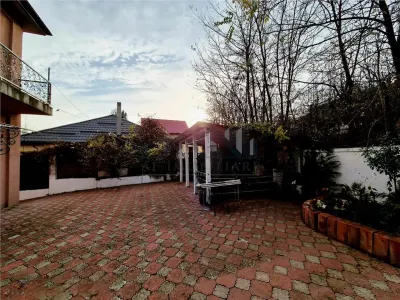 Casa de inchiriat cu priveliste frumoasa - foto 14