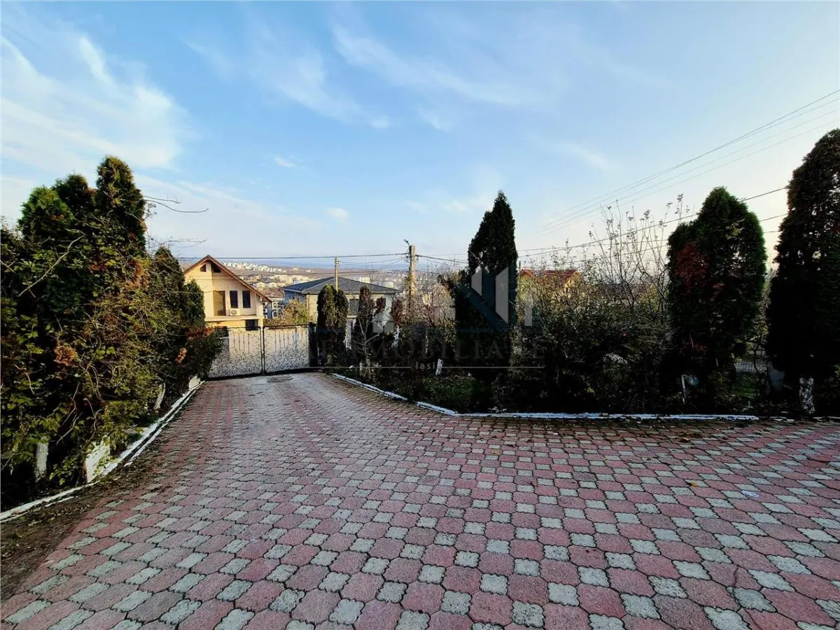 Casa de inchiriat cu priveliste frumoasa - foto 15