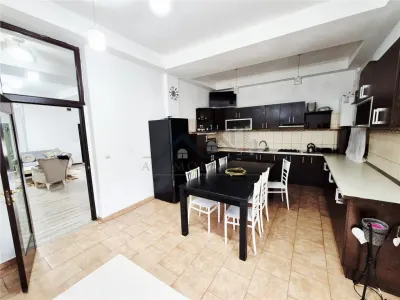 Casa de inchiriat cu priveliste frumoasa - foto 8