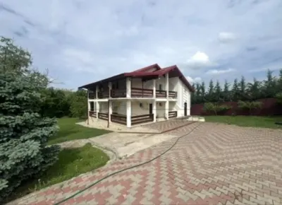 Barnova intersectia cu Pietrarie VILA D+P+M SU=212mp TEREN 1670mp amenajat superb - Barnova