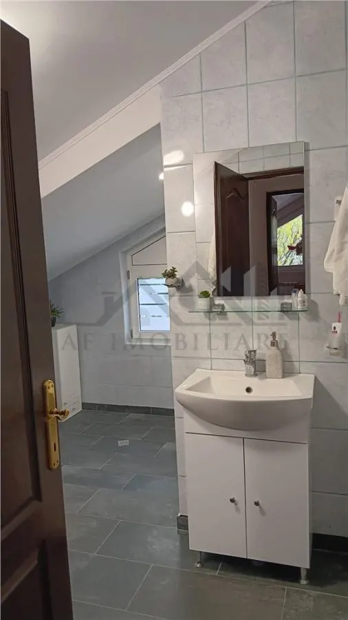 Barnova intersectia cu Pietrarie VILA D+P+M SU=212mp TEREN 1670mp amenajat superb - foto 14