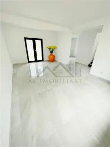 Casa individuala si intabulata cu garaj - Iasi