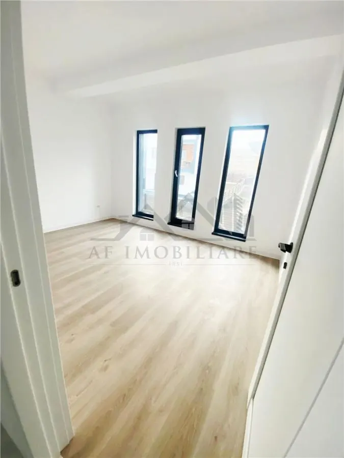 Casa individuala si intabulata cu garaj - foto 2