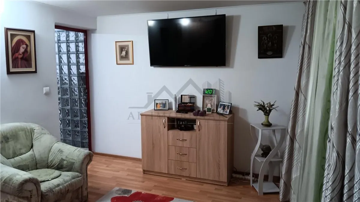 Ocazie! Barnova str Principala Vila P+1+M 225mp Teren 600mp amenajat - foto 14