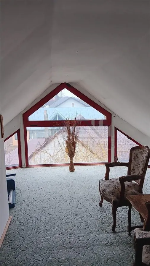 Ocazie! Barnova str Principala Vila P+1+M 225mp Teren 600mp amenajat - foto 18
