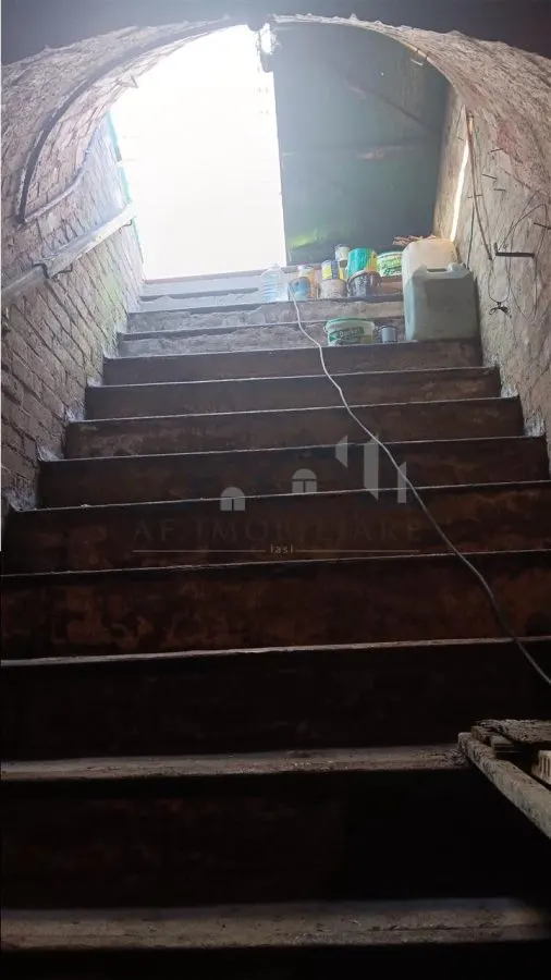 Tatarasi zona Piata Chirila teren 576mp cu casa si anexe (pretabil si privatizare) - foto 11