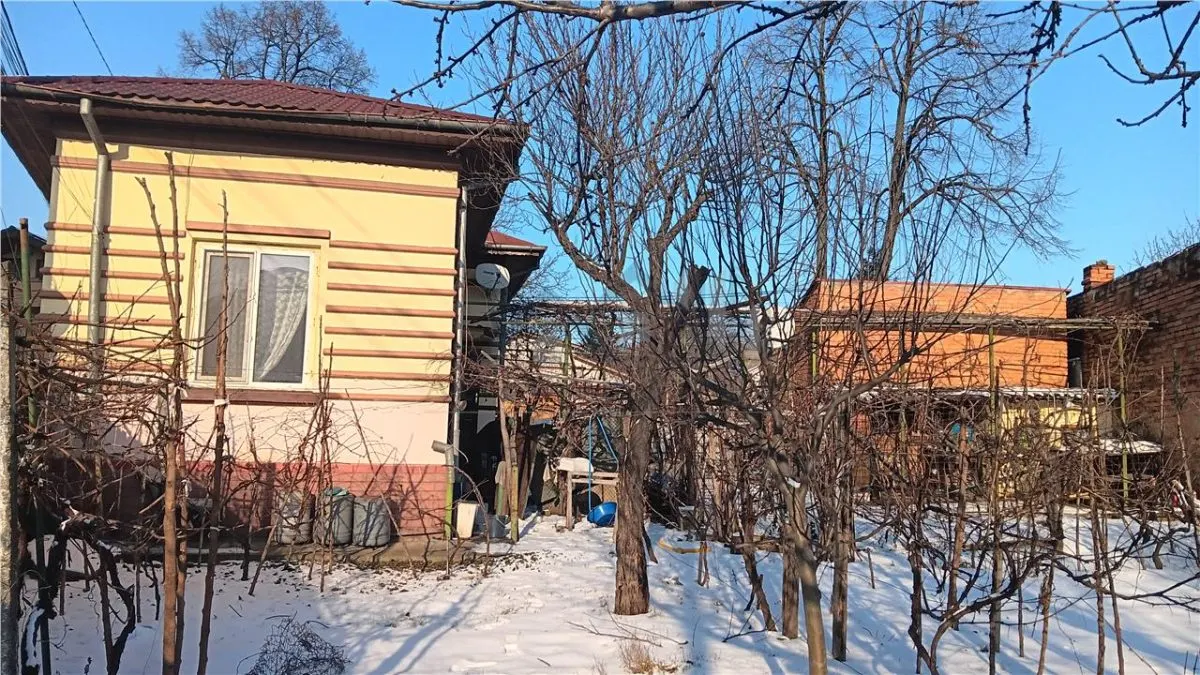 Tatarasi zona Piata Chirila teren 576mp cu casa si anexe (pretabil si privatizare) - foto 13