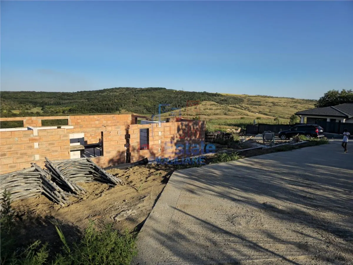 Casa plan parter in Dorobant - foto 2