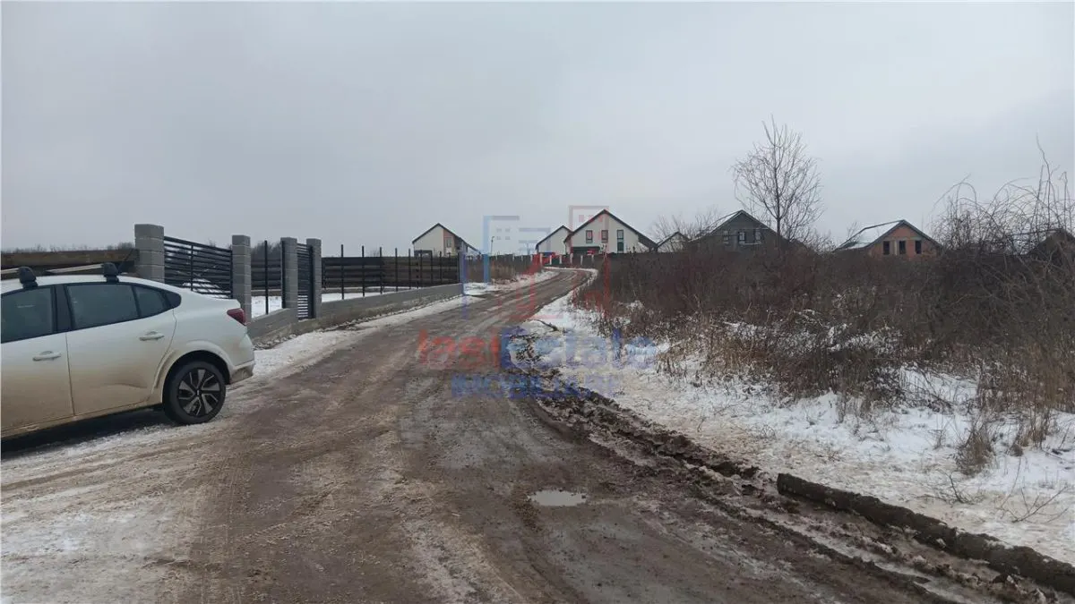 Visan str Dealul Craitelor TEREN 6383mp si 4217mp utilitati si transport in comun - foto 4