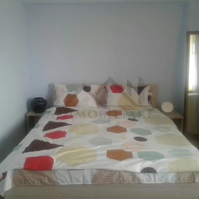 Apartament 3 camere zona Bulevard Independentei - foto 3