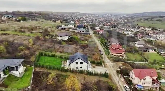 Casa de vanzare cu priveliste frumoasa - foto 2