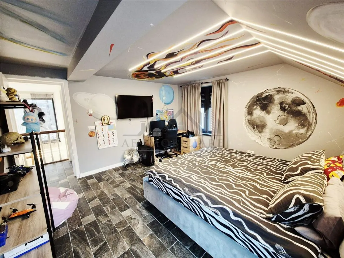 Casa de vanzare cu priveliste frumoasa - foto 11
