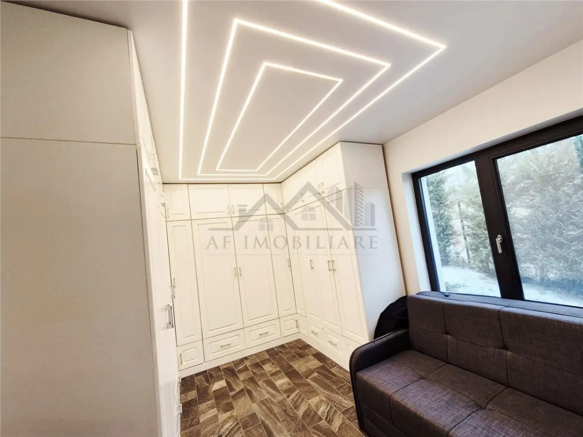 Casa de vanzare cu priveliste frumoasa - foto 14