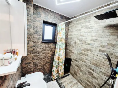 Casa de vanzare cu priveliste frumoasa - foto 15