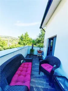 Casa de vanzare cu priveliste frumoasa - foto 18