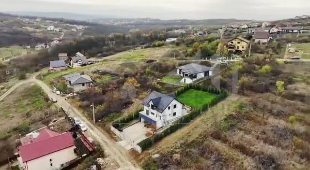 Casa de vanzare cu priveliste frumoasa - foto 3