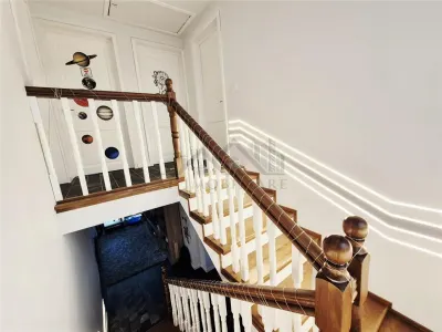 Casa de vanzare cu priveliste frumoasa - foto 7