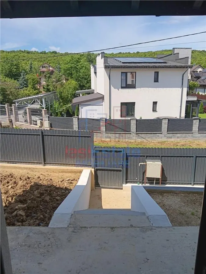 LA CHEIE! Visan Barnova CASA parter 100mp TEREN 400mp toate utilitatile - foto 2