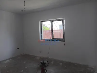 LA CHEIE! Visan Barnova CASA parter 100mp TEREN 400mp toate utilitatile - foto 11