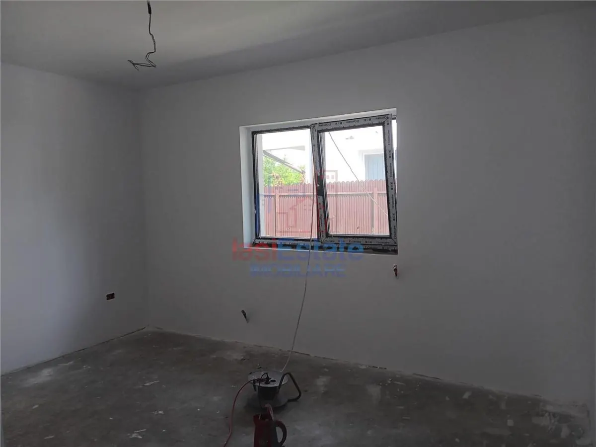 LA CHEIE! Visan Barnova CASA parter 100mp TEREN 400mp toate utilitatile - foto 11