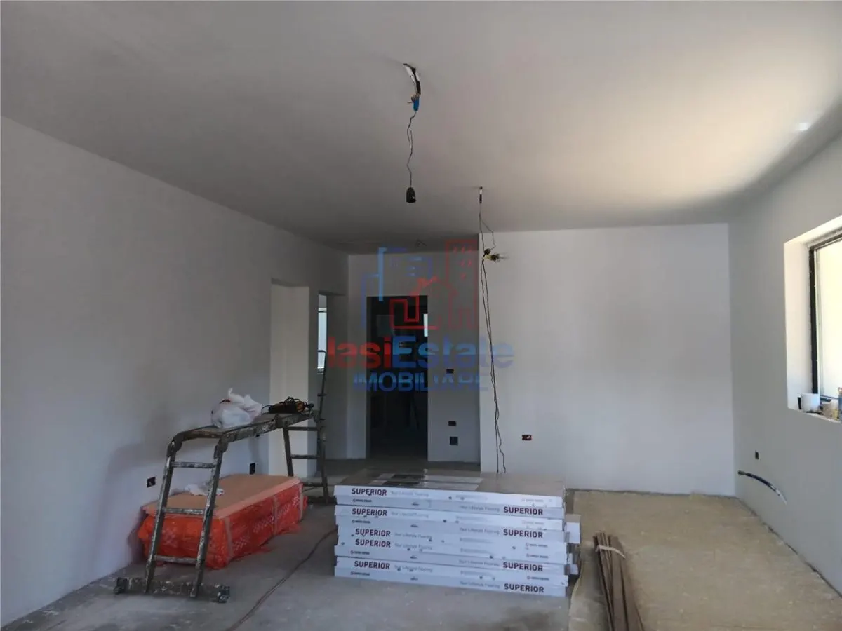LA CHEIE! Visan Barnova CASA parter 100mp TEREN 400mp toate utilitatile - foto 8
