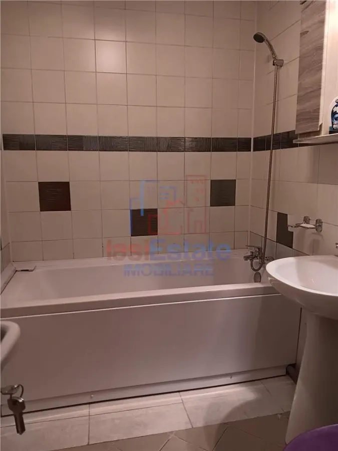 Langa padure Bd Poitiers Etajul 1 - Apartament 3 camere - foto 9