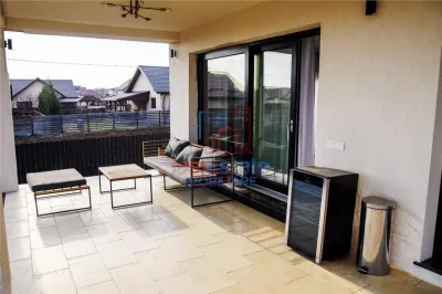 Casa intr-o zona linistita cu garaj si teren-1091 mp - foto 18