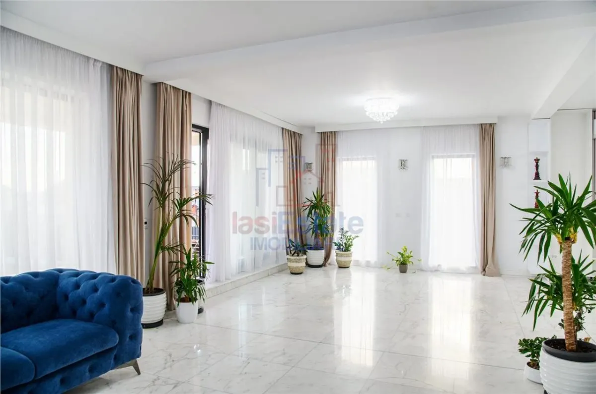 Casa intr-o zona linistita cu garaj si teren-1091 mp - foto 3