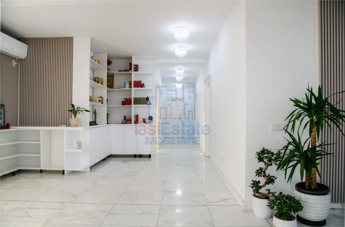 Casa intr-o zona linistita cu garaj si teren-1091 mp - foto 4
