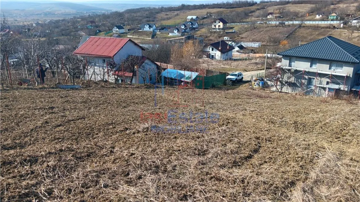 Barnova Cercu TEREN 910mp intravilan cu utilitati si panorama frumoasa - foto 2