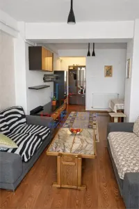 Apartament cu 2 camere complet utilat si mobilat - foto 3