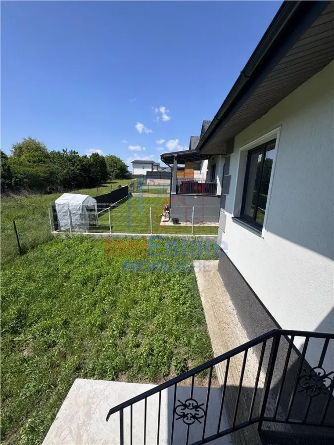 House / villa for sale 91 sqm in Iasi, Valea Adanca area - foto 2
