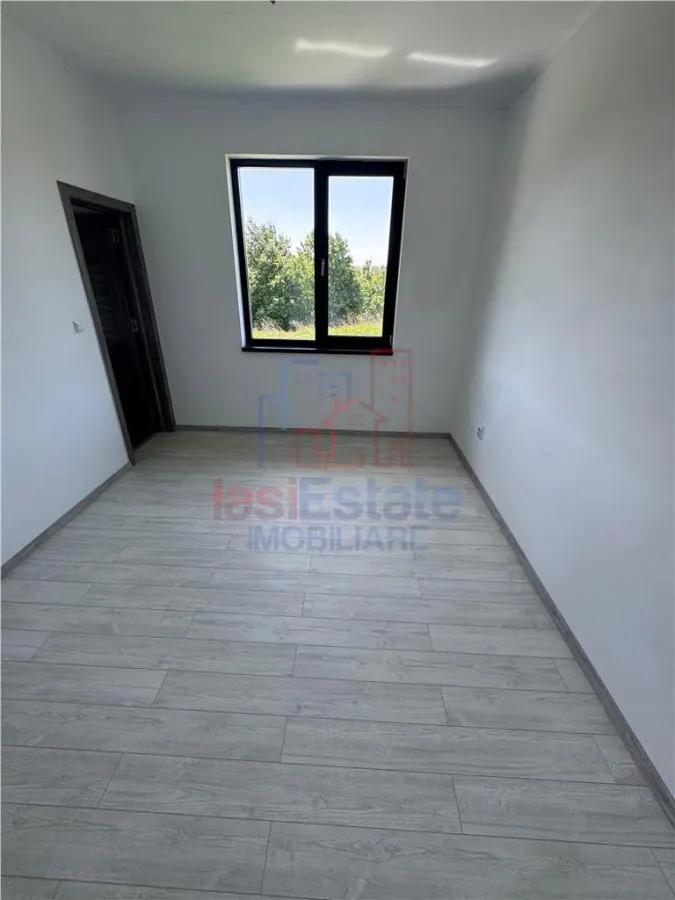 House / villa for sale 91 sqm in Iasi, Valea Adanca area - foto 6